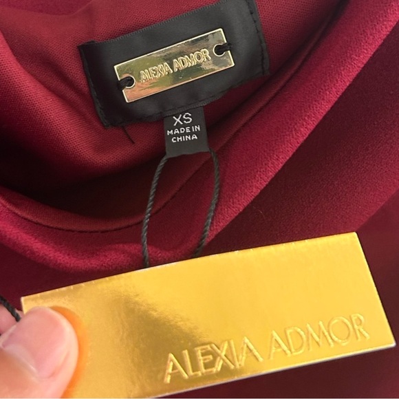 NWT Alexia Admor Sadie Jumpsuit Cranberry Woman’s XS - Picture 5 of 5